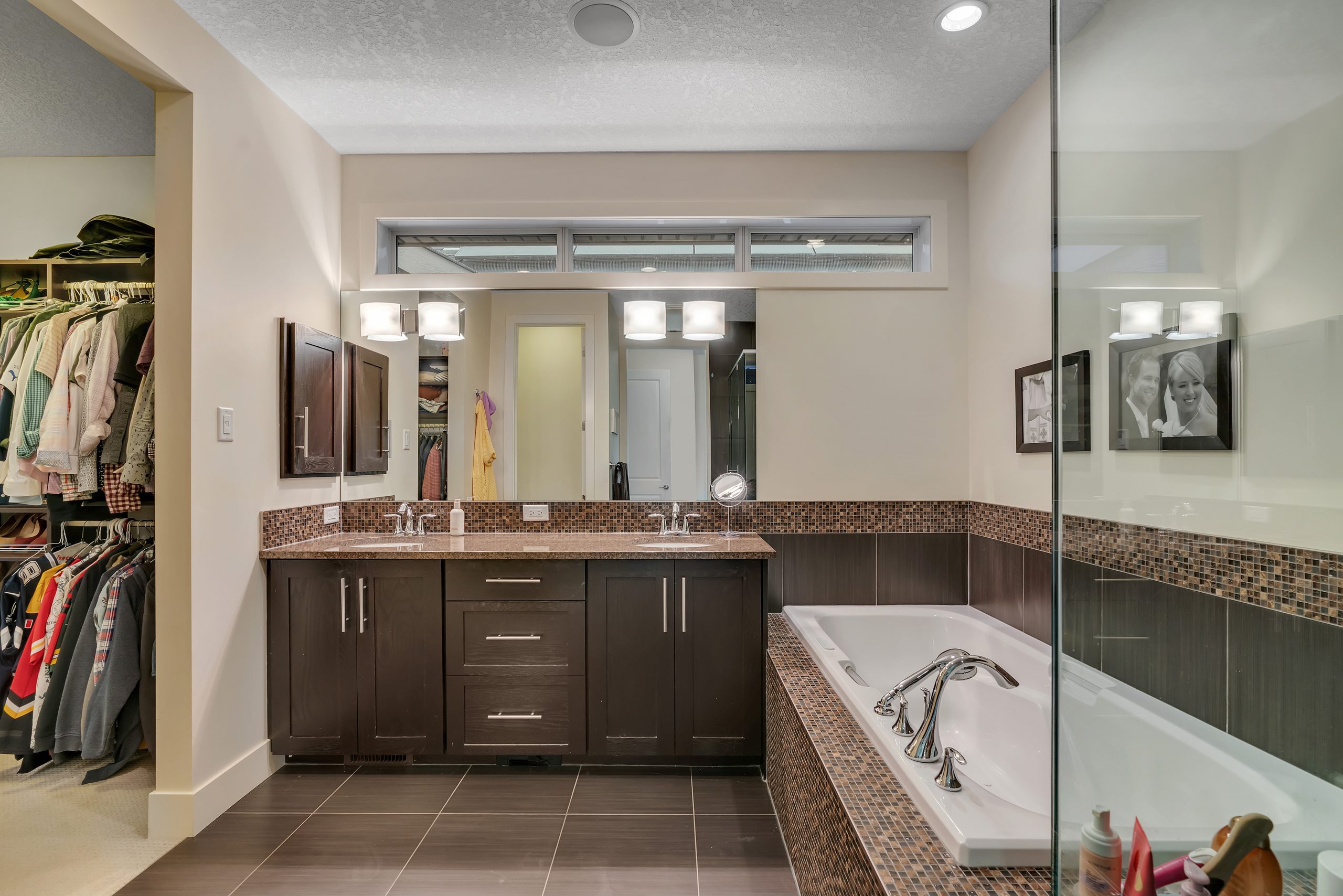 Ensuite vanity