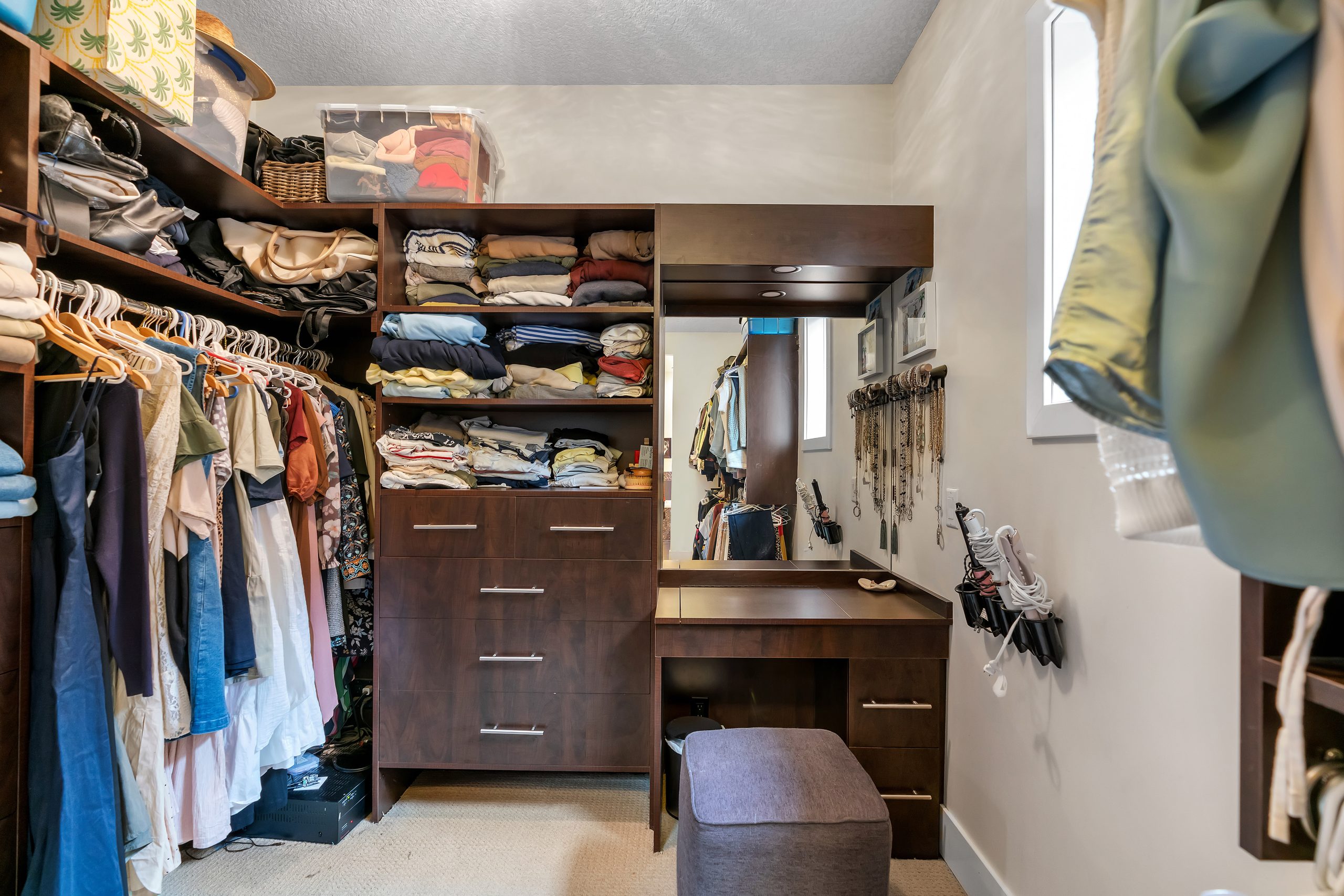 Walk-in closet