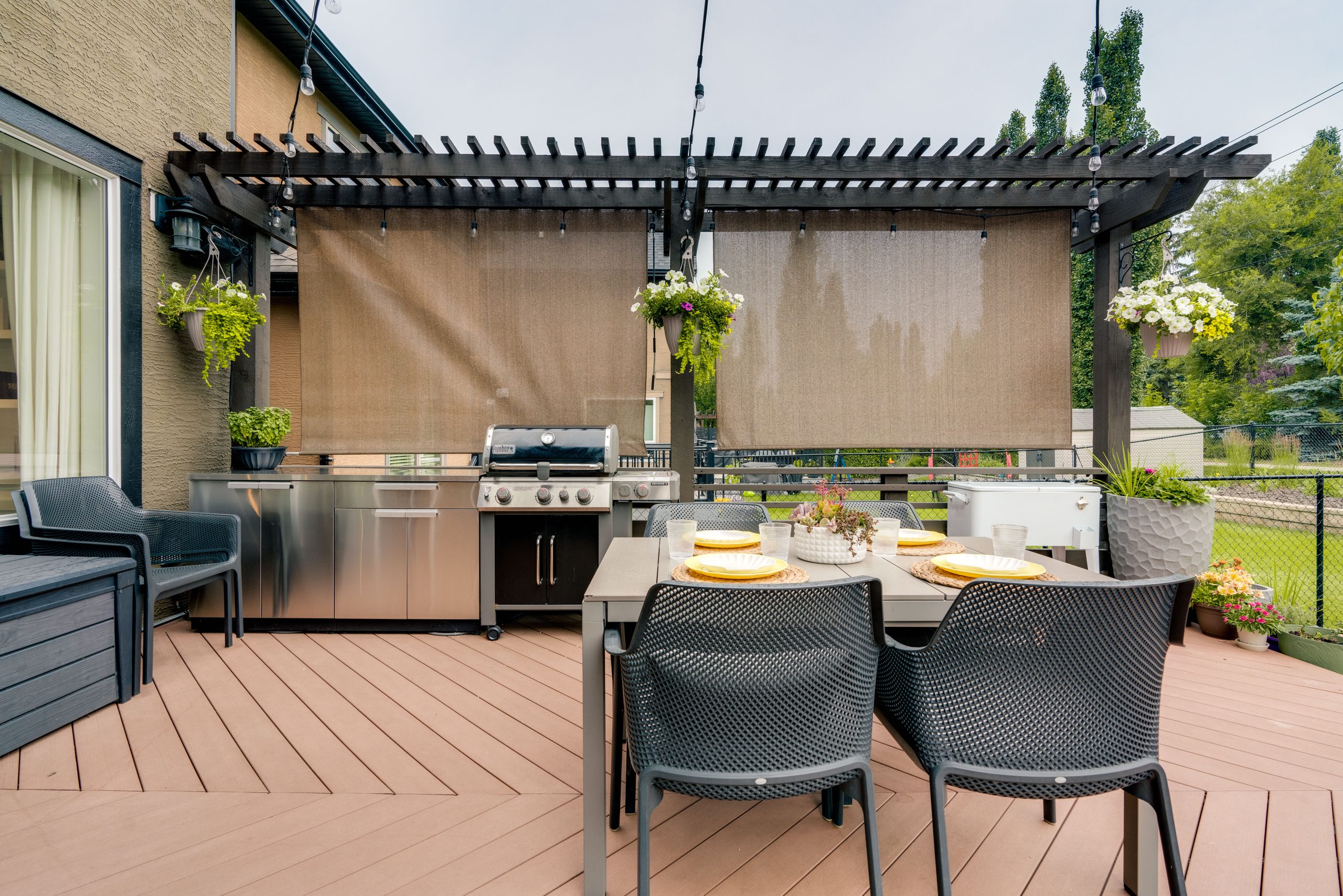 Outdoor kitchen
