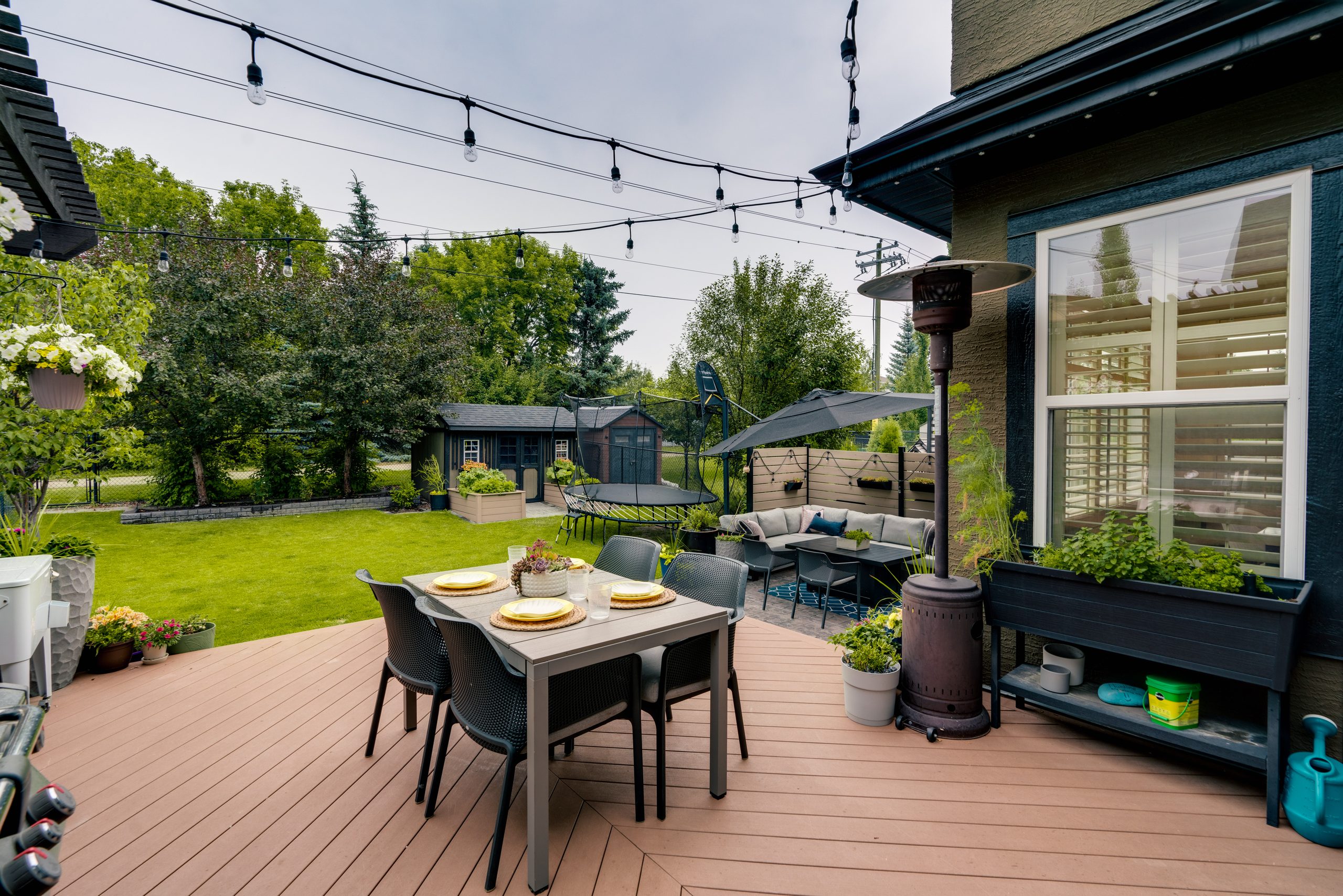 Deck dining